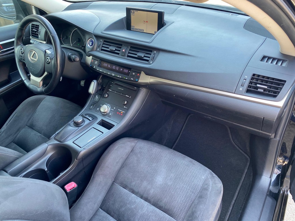Lexus CT 200 h