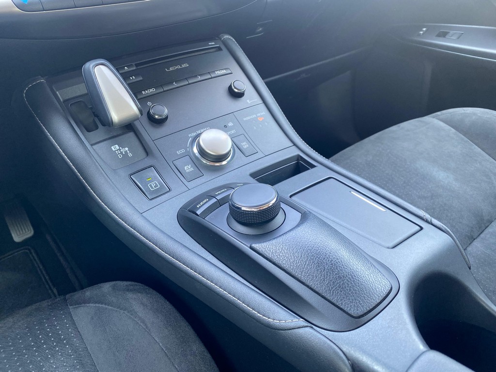 Lexus CT 200 h